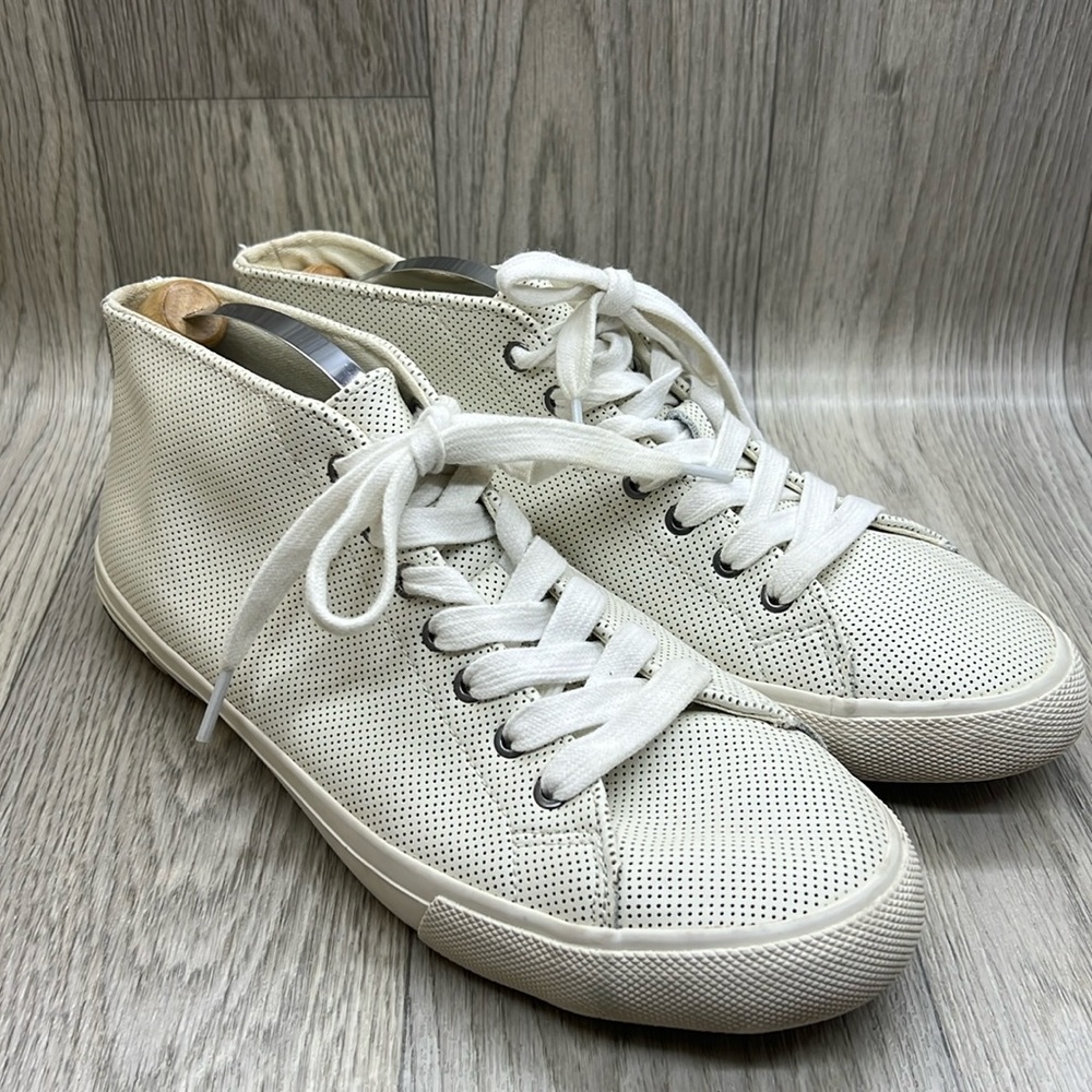 BeaVees California Special Off-White Perforated Leather Mid Sneakers